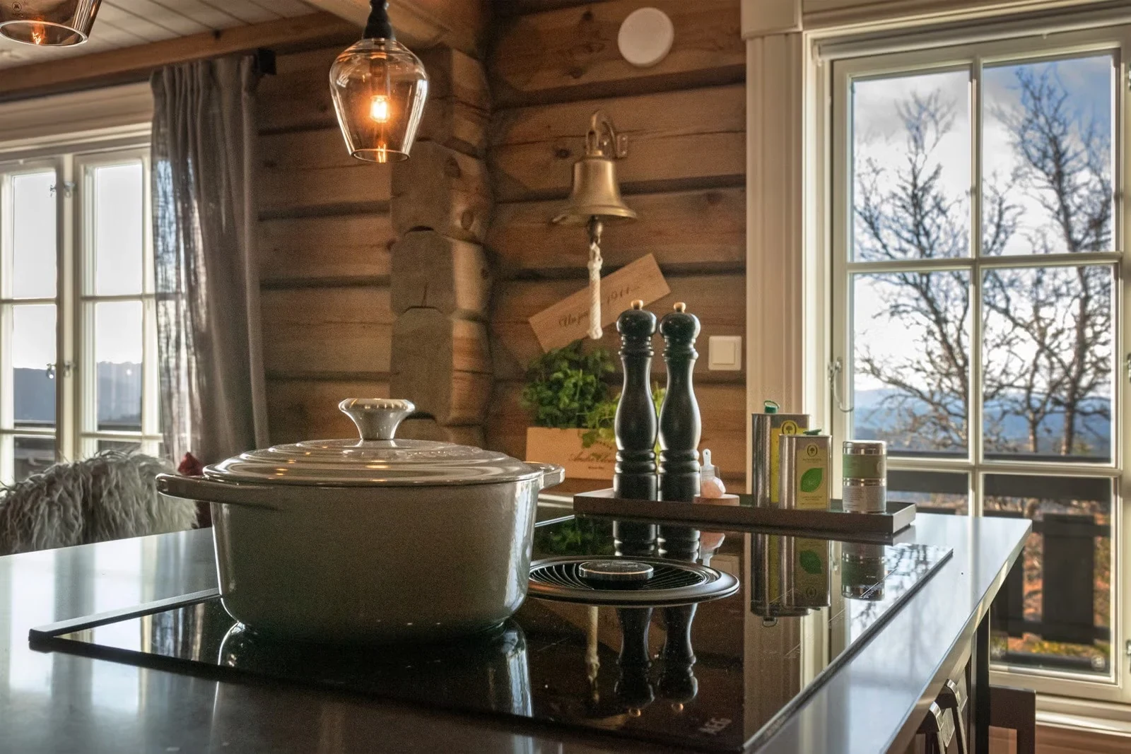 Kitchen detail at Sprudlebu with mountain view