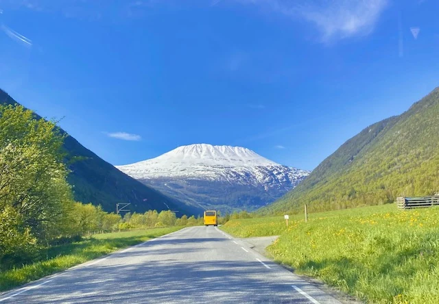 Road approaching Gaustatoppen